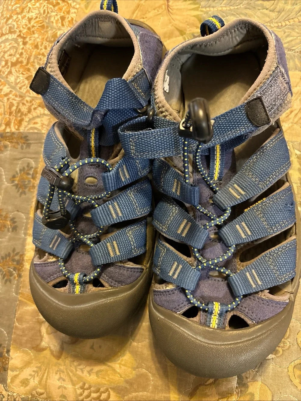 Keen Youth Navy Blue Closed-Toe Adventure Sandals size 5 or women’s size 6.5.